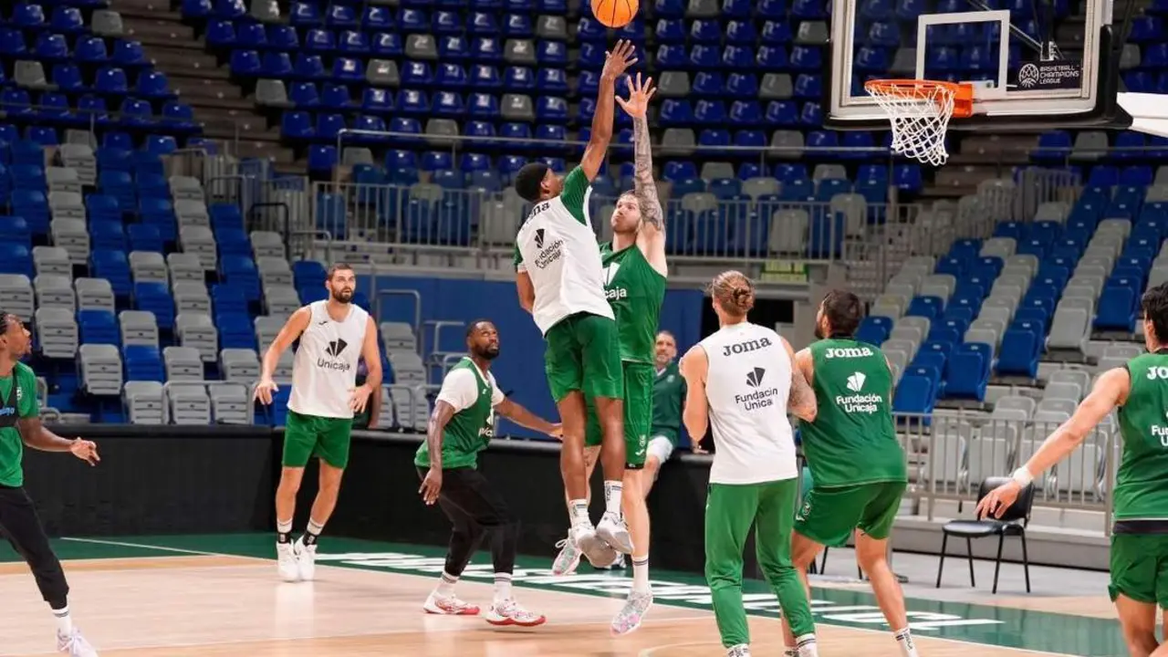 Entrenamiento del Unicaja M&aacute;laga. - UNICAJA B. FOTOPRESS