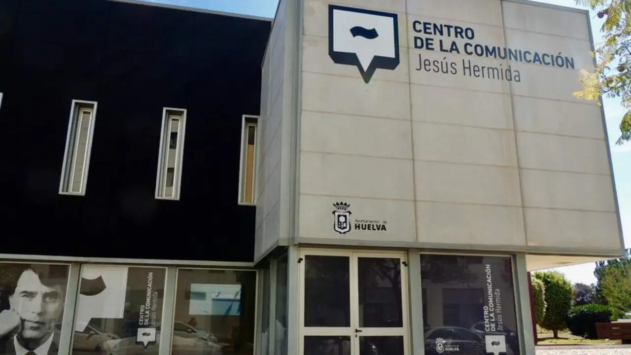Centro de la Comunicaci&oacute;n Jes&uacute;s Hermida. - VH
