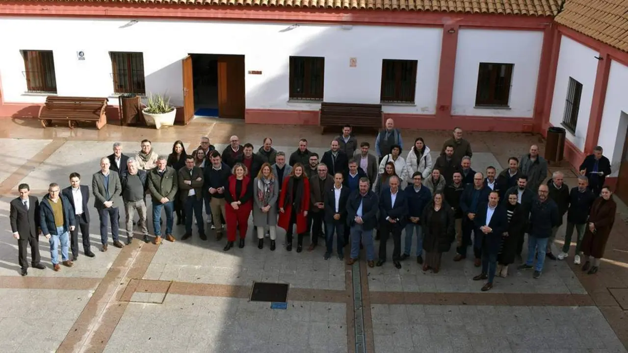 Foto de los integrantes de la comunidad energ&eacute;tica. - ACGV