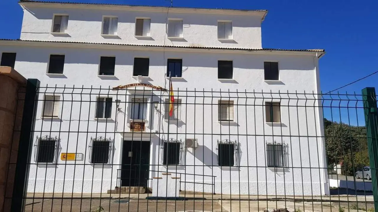 Cuartel de la Guardia Civil de Frailes.  - Fran Cano