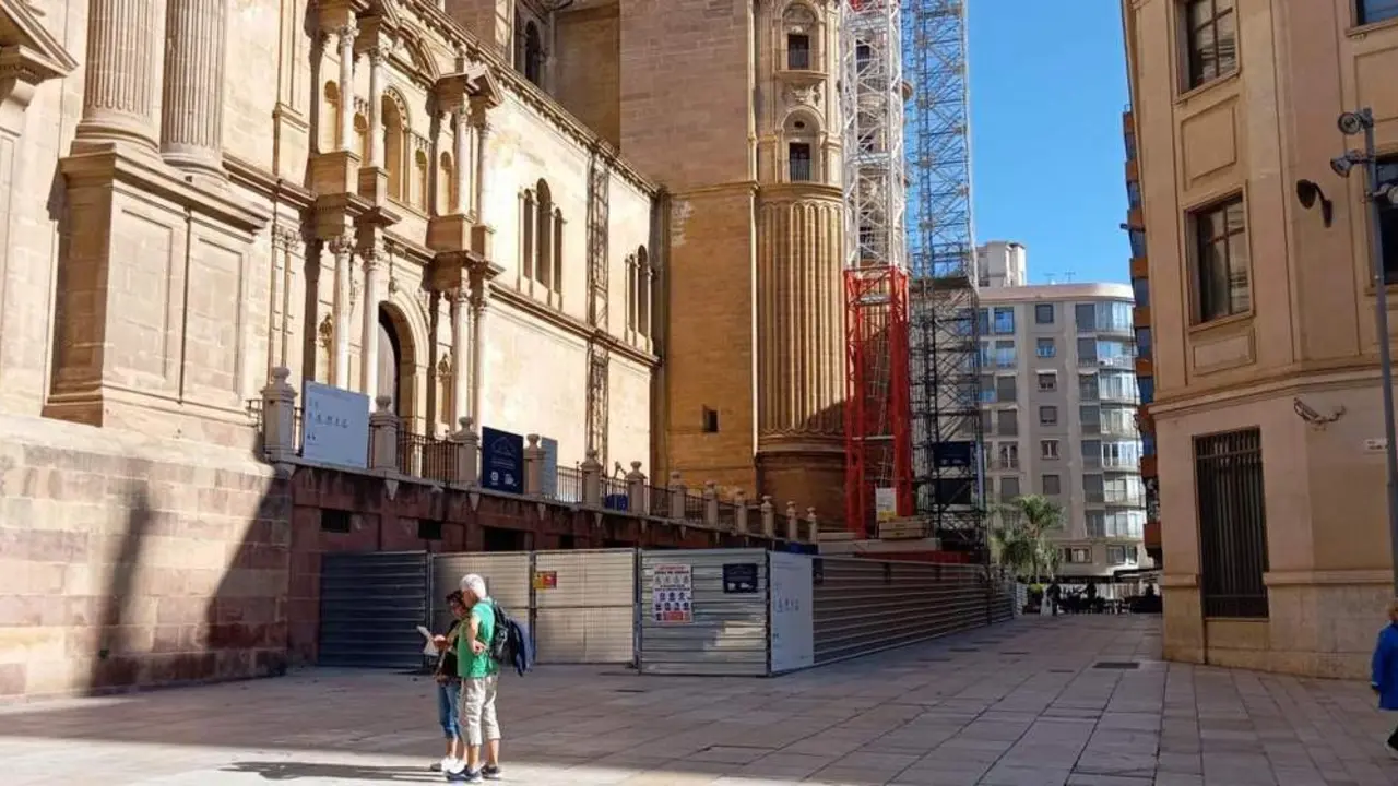 Obras en la Catedral de M&aacute;laga. - ARROYO