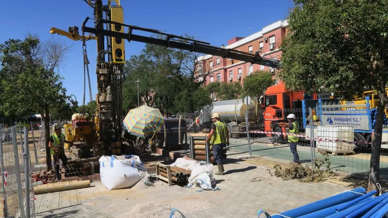 Obras del Metro por Pino Montano. - JUNTA