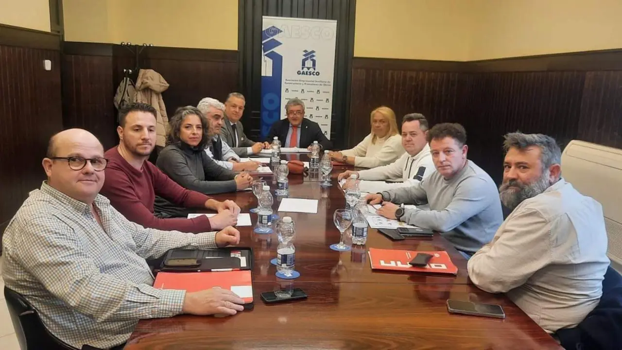 Los sindicatos y la patronal. - UGT