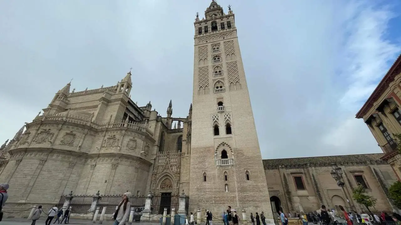 Vistas de la Giralda y Catedral de Sevilla. - Viva Sevilla