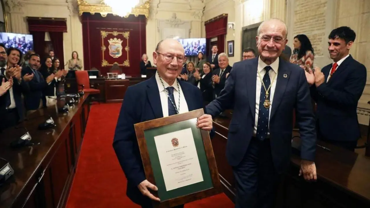 Fosforito recibe la Medalla de la Ciudad de M&aacute;laga. - EP