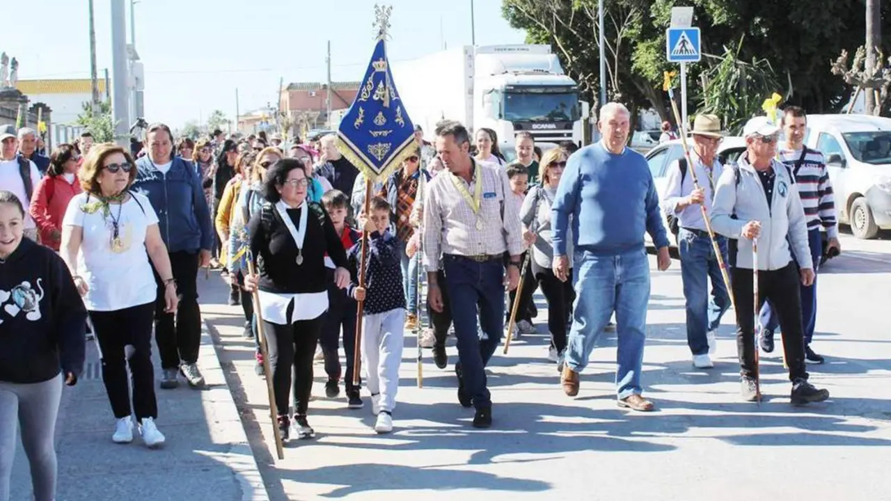 La Peregrinaci&oacute;n a Pie reunir&aacute; a muchas personas en La Algaida - Ra&uacute;l J. Bustillos