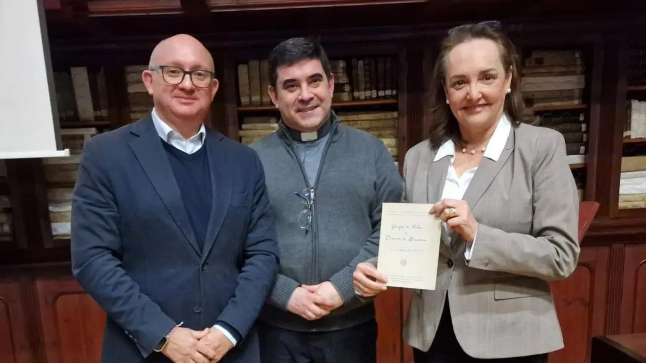 GONZ&Aacute;LEZ NIETO, FERNANDO ARJONA Y MONTSERRAT DEL CUVILLO. - VIVA
