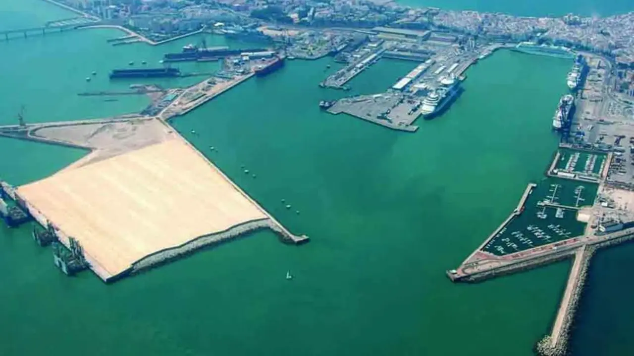Vista a&eacute;rea del Puerto de C&aacute;diz. - VIVA