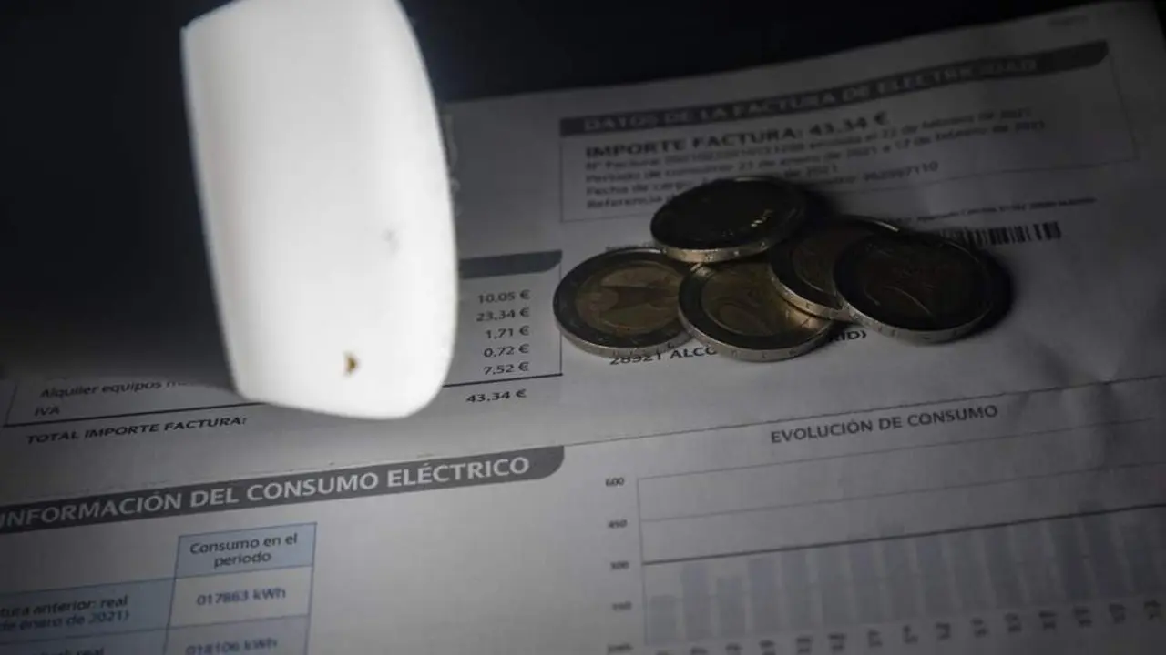 Factura de electricidad. | Europa Press.