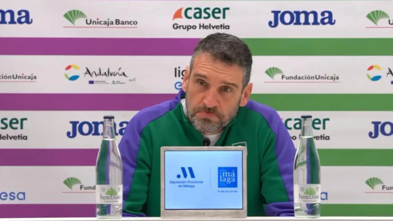 Ibon Navarro, en rueda de prensa (ARCHIVO). - UNICAJA CB