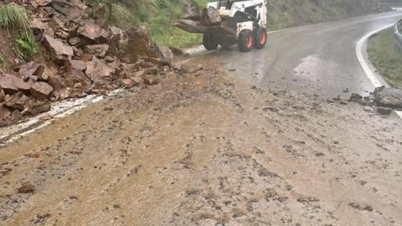 Trabajos en la carretera MA-8301. - Diputaci&oacute;n