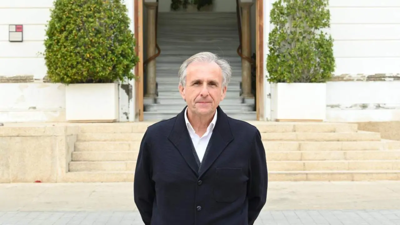 JOS&Eacute; ANTONIO GOMILA, DE VOX EL PUERTO. - VIVA