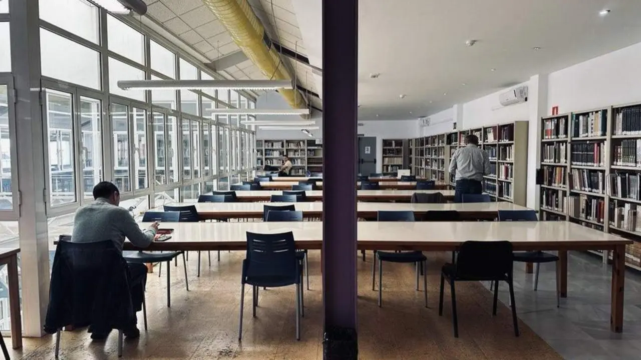 Sala de Estudios de El Puerto calle Larga. - viva