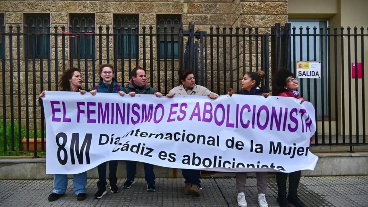 Concentraci&oacute;n de C&aacute;diz Abolicionista con motivo del 8M. - Eulogio Garc&iacute;a