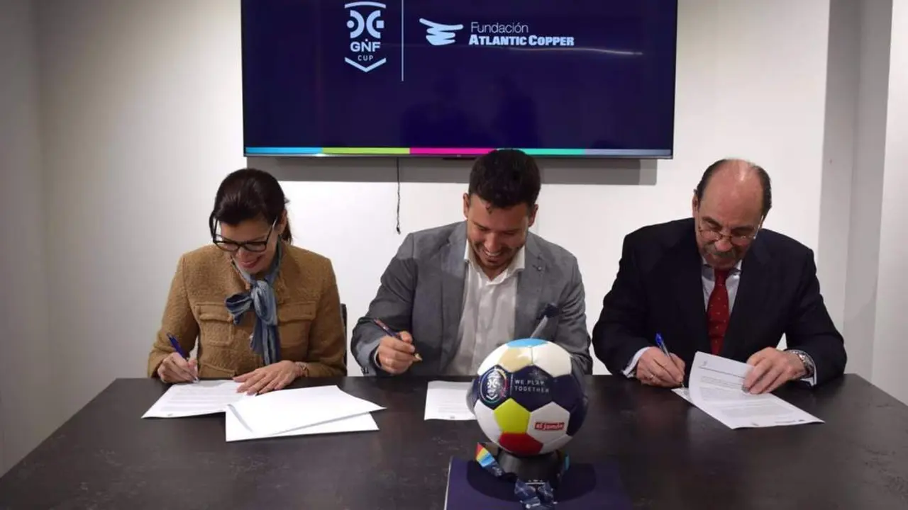 Firma entre Fundaci&oacute;n Atlantic Copper y Ga&ntilde;afote Cup - Fundaci&oacute;n Atlantic Copper