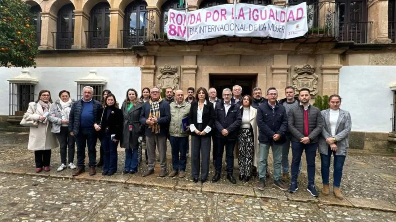 Reuni&oacute;n de los alcaldes de los municipios afectados en Ronda.  - RS
