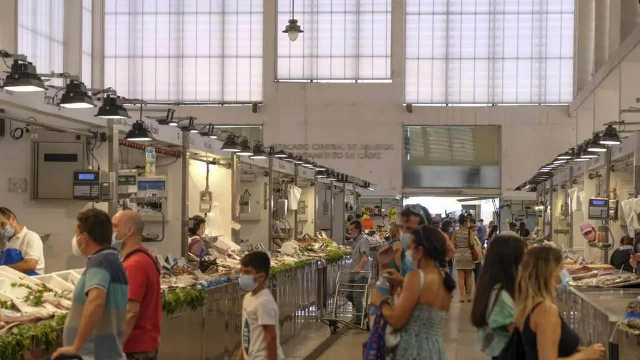 Uno de los mercados de abasto de C&aacute;diz. - VIVA