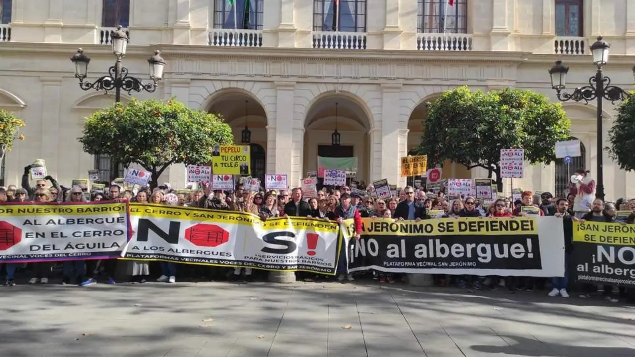 La marcha a las puertas del Ayuntamiento. - Plataforma