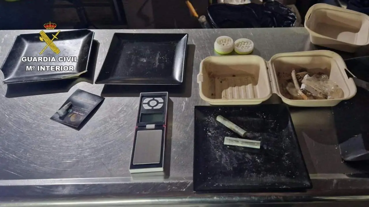 Material inautado en un pub de Aroche  - Guardia Civil