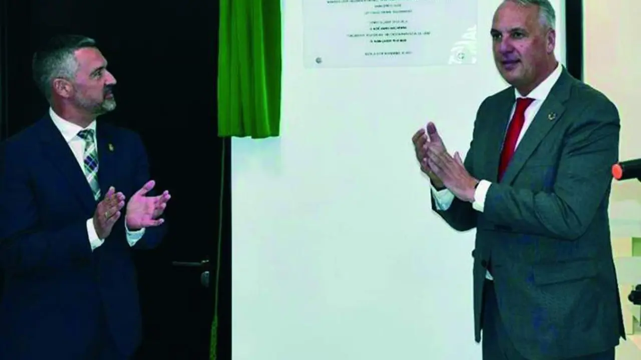 Javier Ruiz, junto a Juan Carlos Ruiz Boix. - VIVA