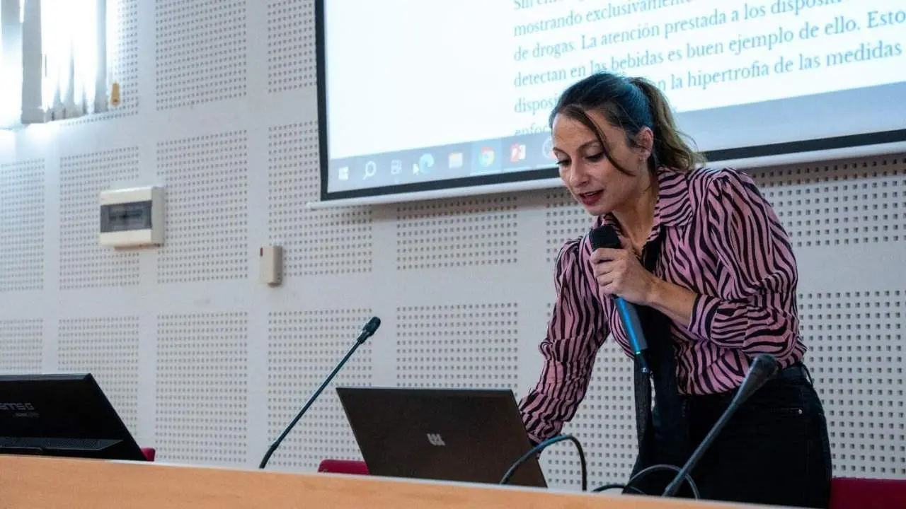 Leticia Rodr&iacute;guez durante su ponencia - APJ