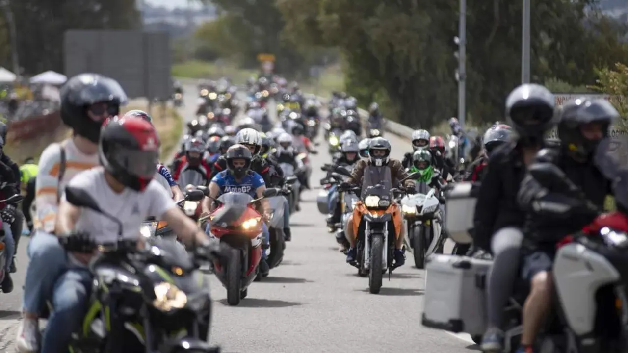 Un grupo de moteros a su llegada al circuito de Jerez. - EFE