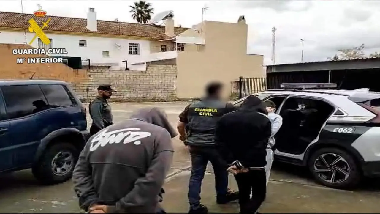 Detenidos por la Guardia Civil. - GUARDIA CIVIL