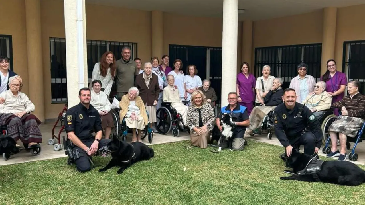Tambi&eacute;n el mejor amigo de las y los mayores. - Ayto. Torremolinos