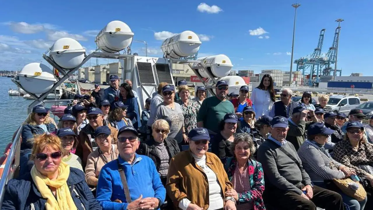 Imagen de la visita al puerto algecire&ntilde;o - A.I.