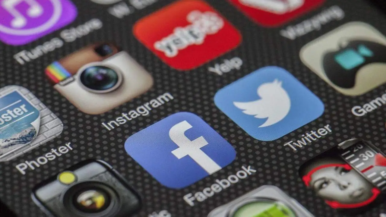 Redes sociales.