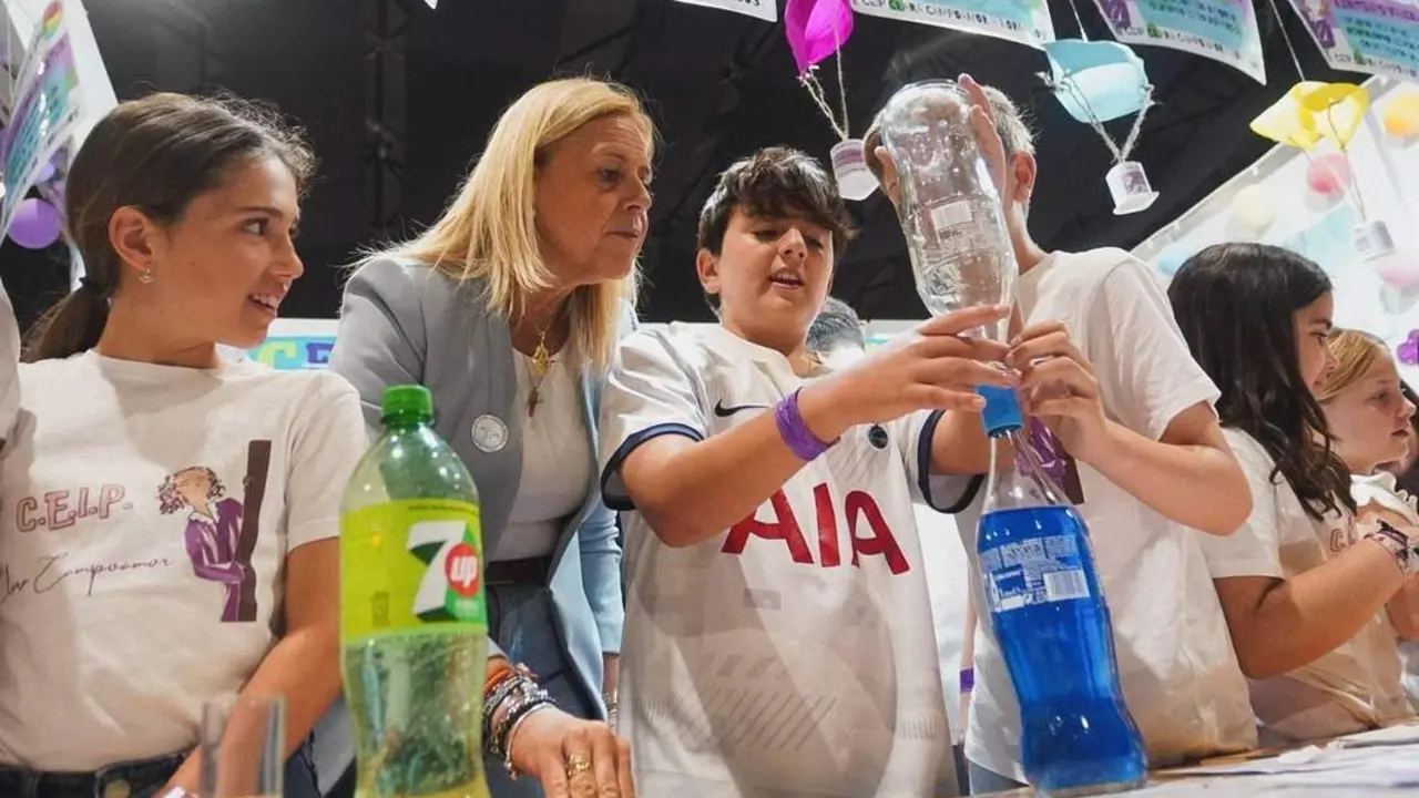 ALUMNOS DE BORMUJOS EN LA FERIA DE LA CIENCIA. - AYTO BORMUJOS