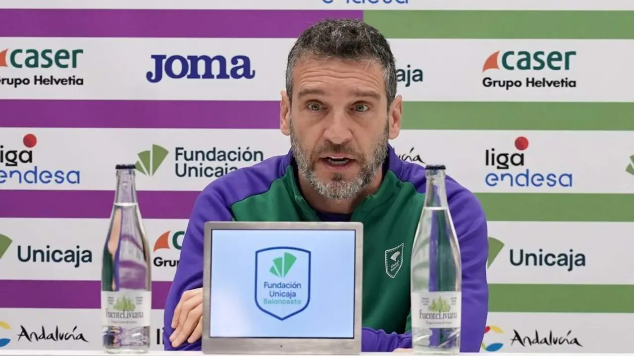 Ibon Navarro, en sala de prensa. - UNICAJA B. FOTOPRESS