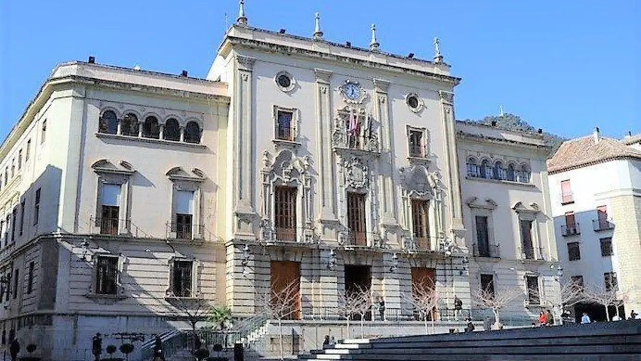Fachada del Ayuntamiento de Ja&eacute;n. - Esperanza Calzado.