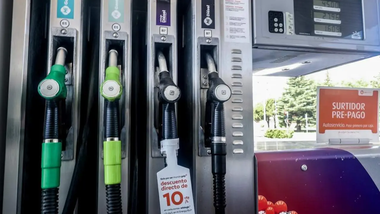 SURTIDORES DE GASOLINA. | EUROPA PRESS.