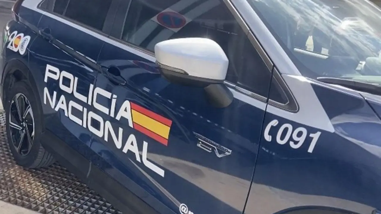 Veh&iacute;culo de la Polic&iacute;a Nacional - POLIC&Iacute;A NACIONAL