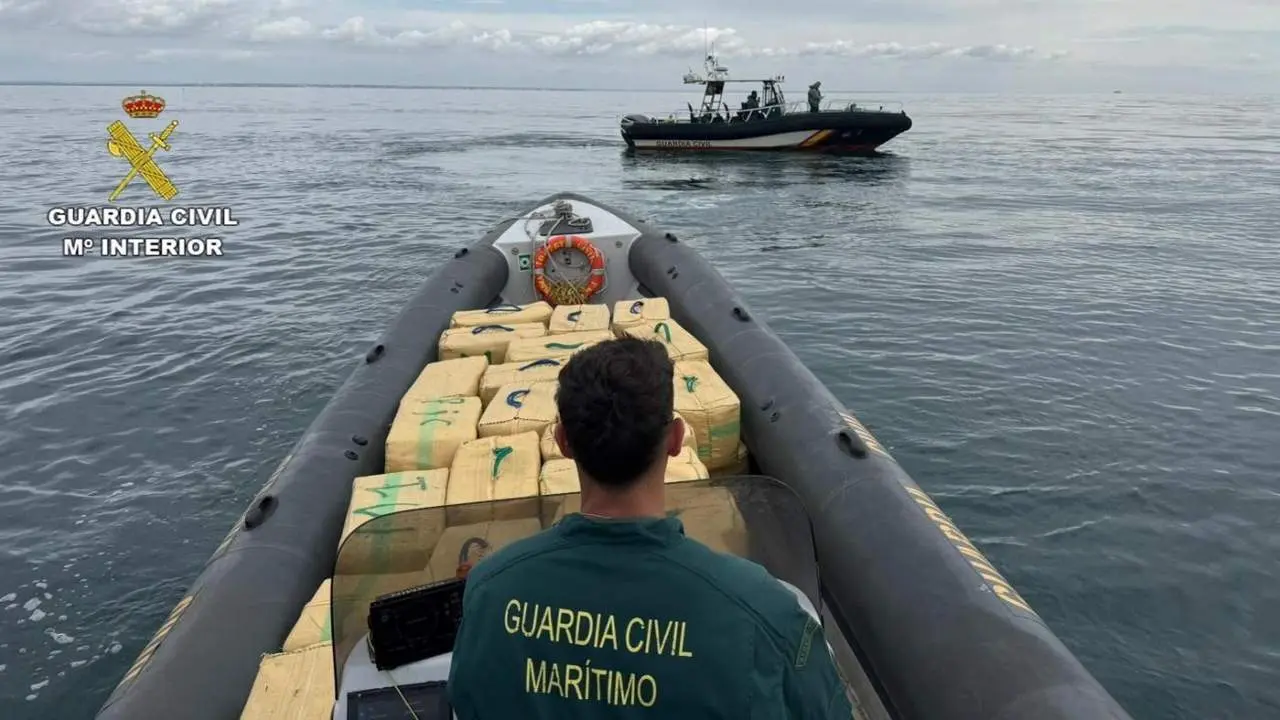Intervenidos 93 fardos con m&aacute;s de 3.700 kilos de hach&iacute;s - Guardia Civil