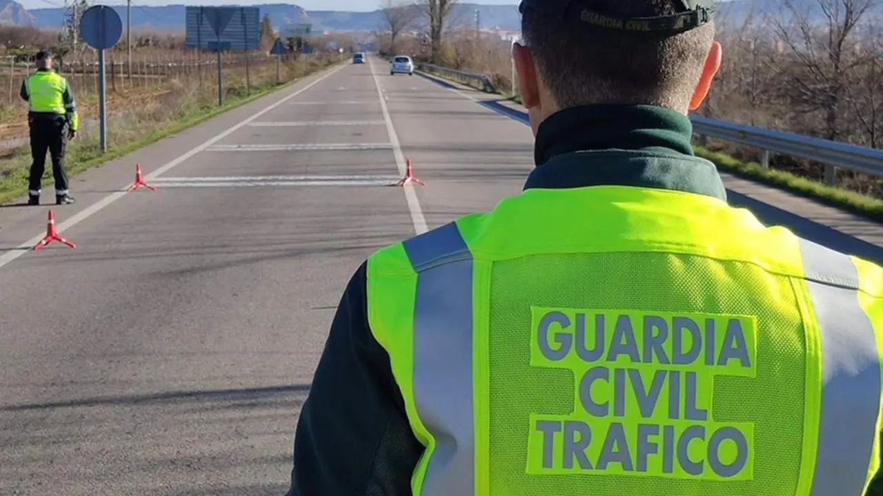 Agentes de la Guardia Civil de Tr&aacute;fico - Guardia Civil