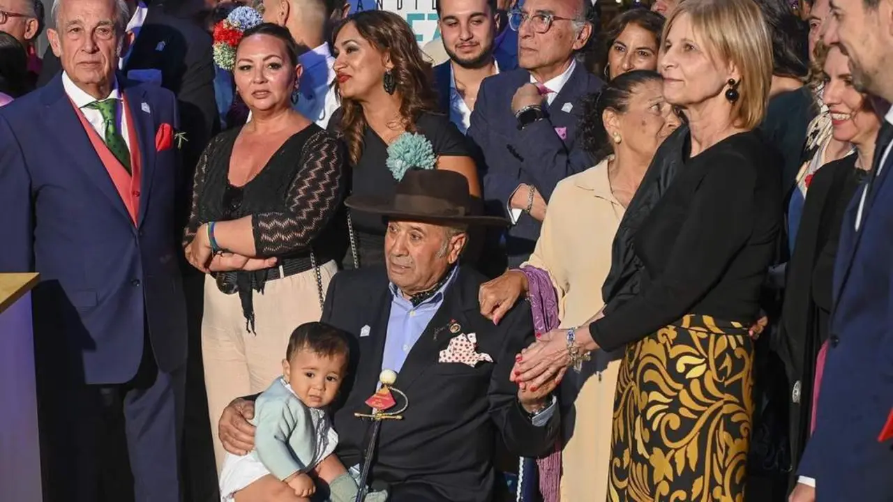 La alcaldesa en la inauguraci&oacute;n de la Feria, dedicada al Pueblo Gitano - jerez.es