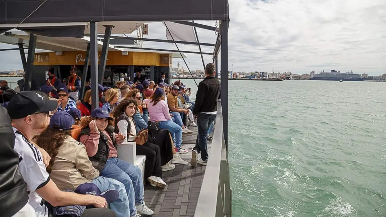 Una visita reciente a las instalaciones del Puerto de C&aacute;diz.  - APBC