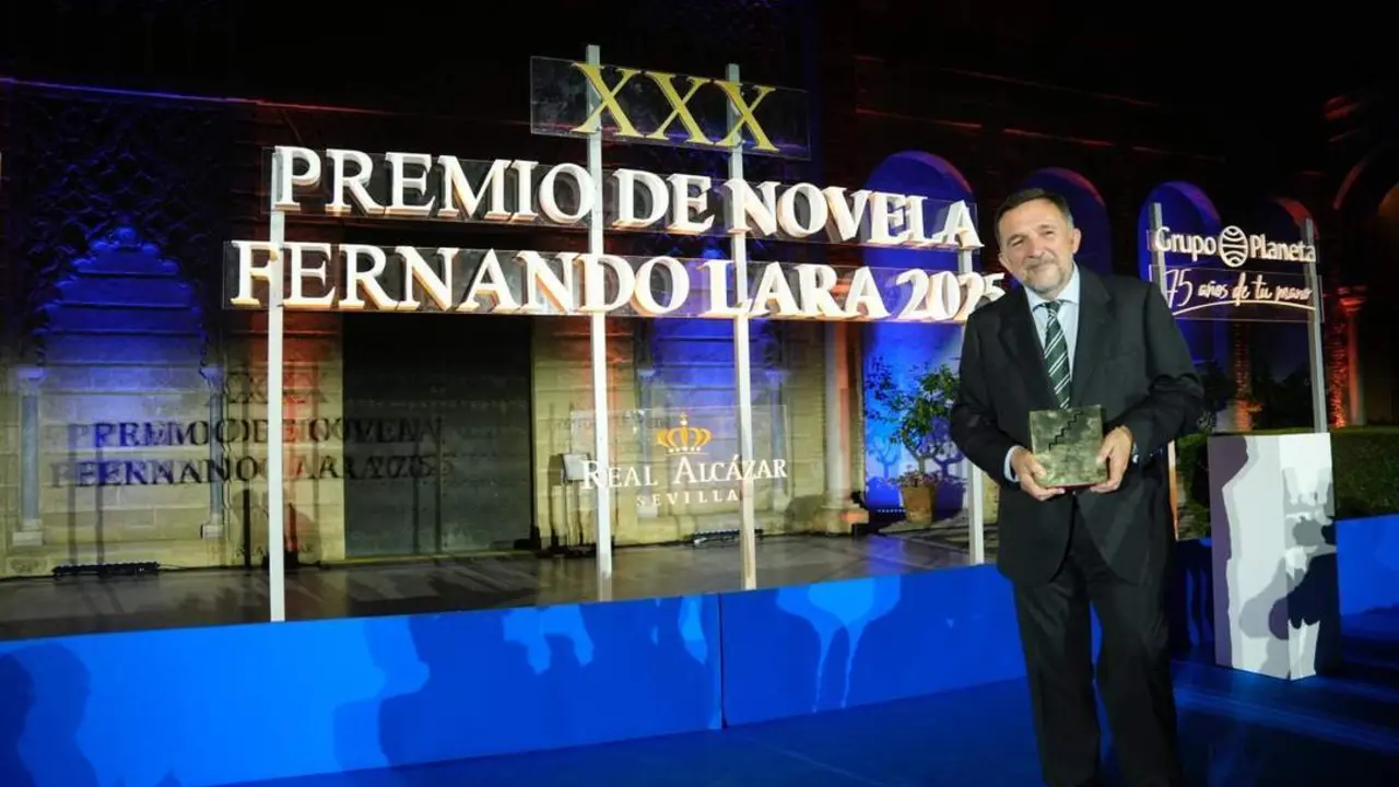 El ganador del XXX Premio Fernando Lara, Sergio Vila-Sanju&aacute;n. - Joaqu&iacute;n Corchero/EP