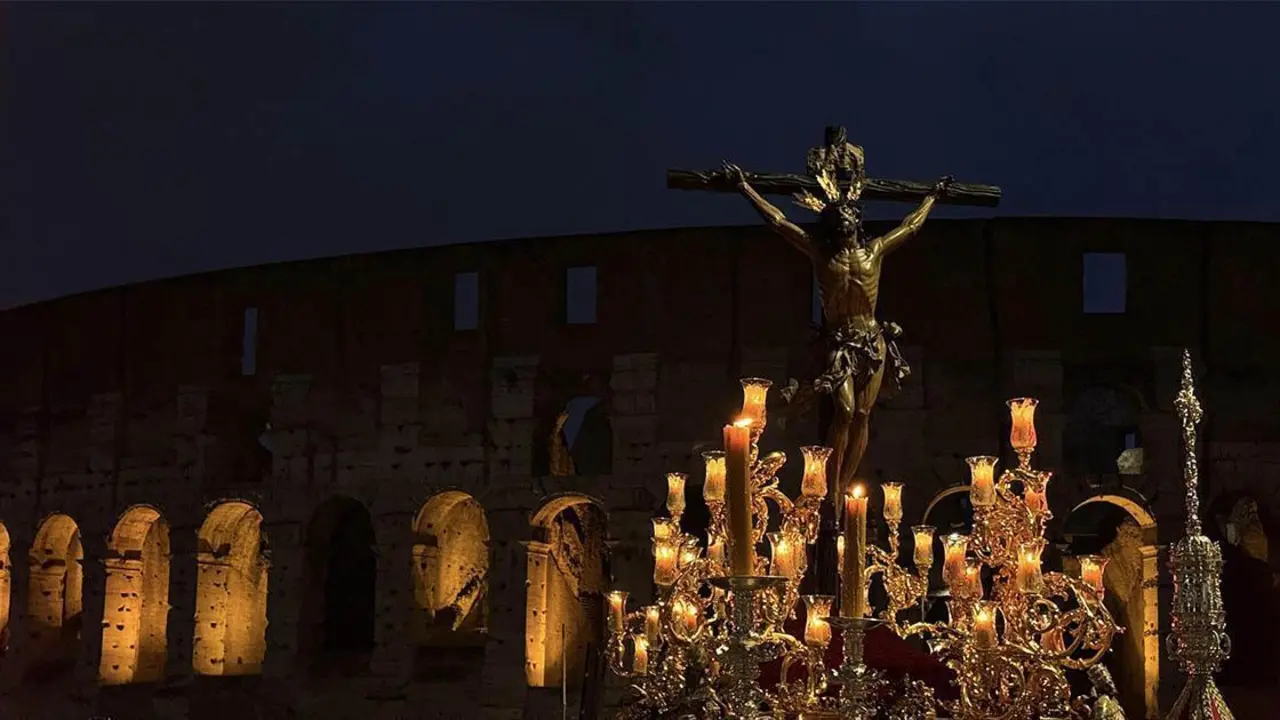 El Cristo del Cachorro ante el Coliseo - 