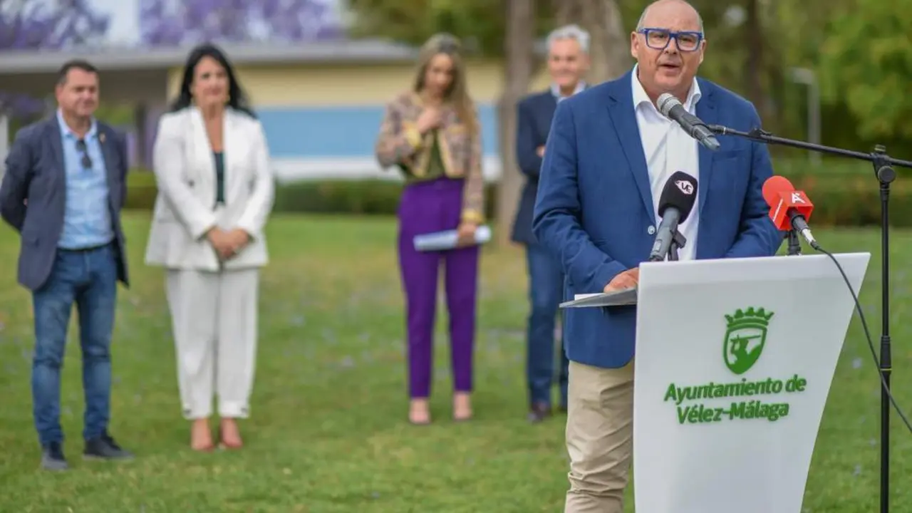 Jes&uacute;s Lupi&aacute;&ntilde;ez, en la inauguraci&oacute;n de la Semana de Europa - Ayuntamiento