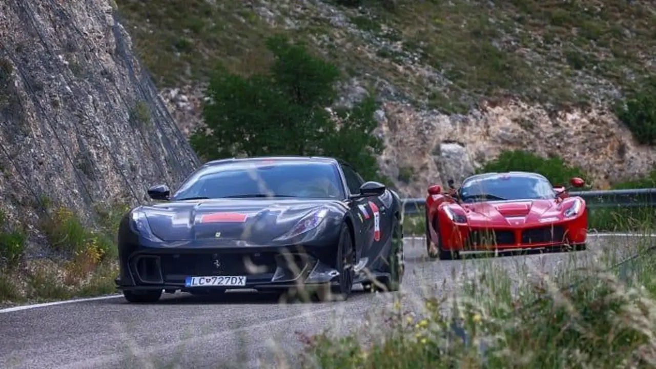 Veh&iacute;culos de la casa Ferrari.  - RS