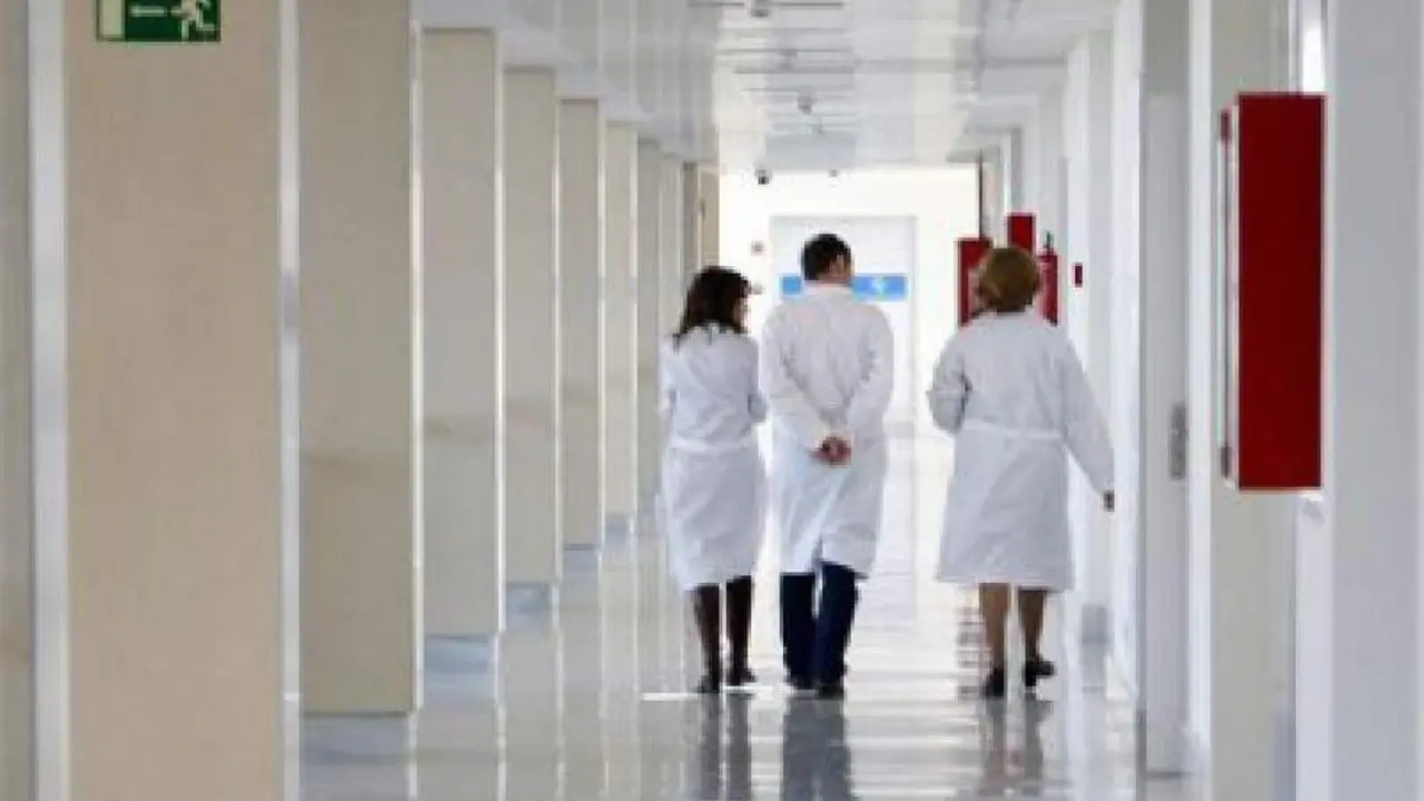 M&eacute;dicos del sistema p&uacute;blico de salud. - EP