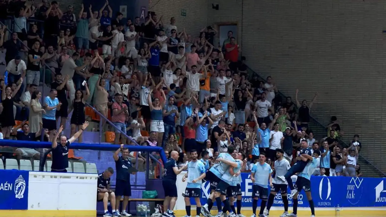 Ambiente de gala en La Salobreja con el CD Avanza Ja&eacute;n.  - Juan Pedro S&aacute;nchez