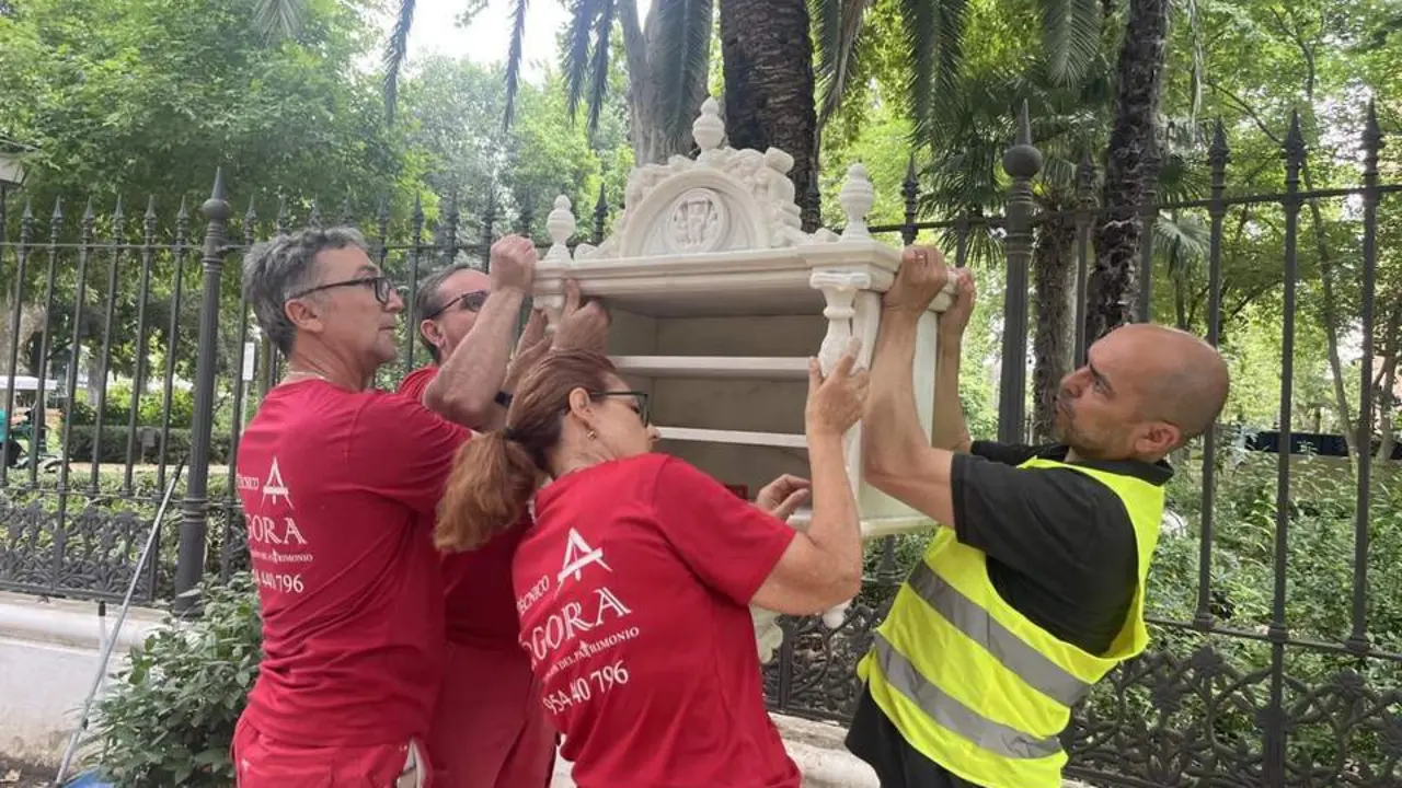 Colocaci&oacute;n del anaquel - AYUNTAMIENTO SEVILLA