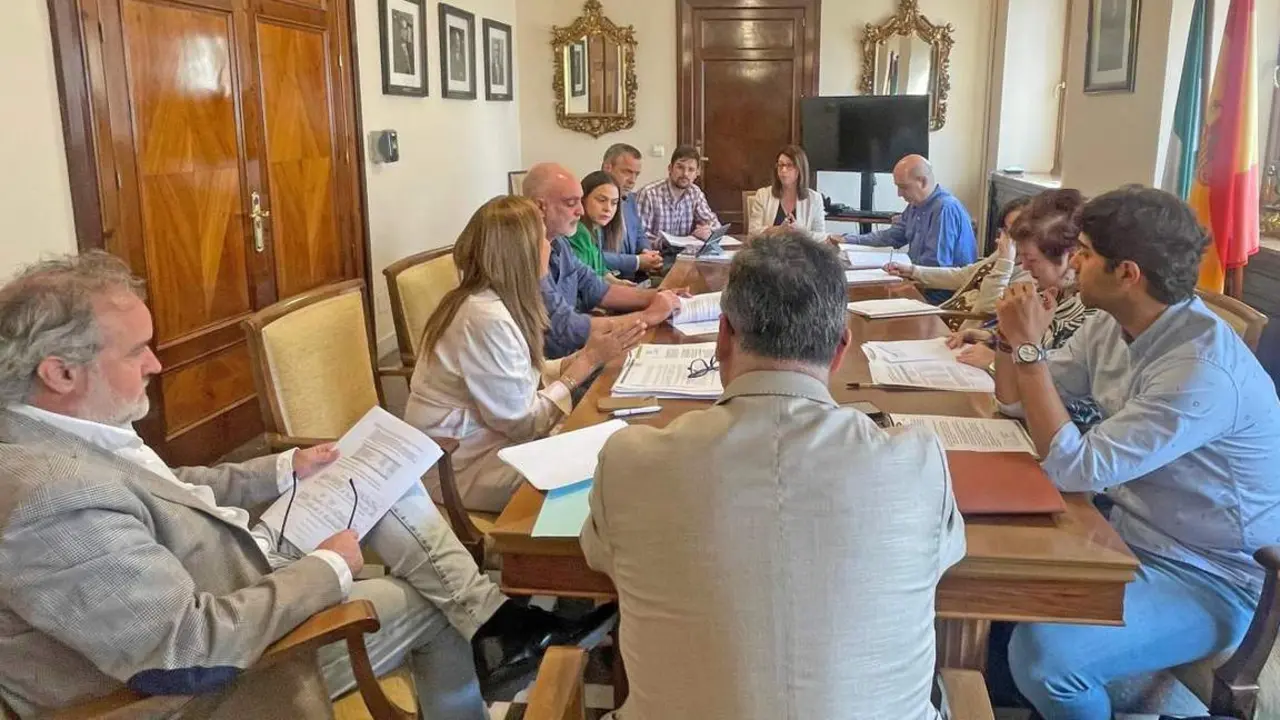 Reuni&oacute;n para la oferta del suelo. - Ayuntamiento