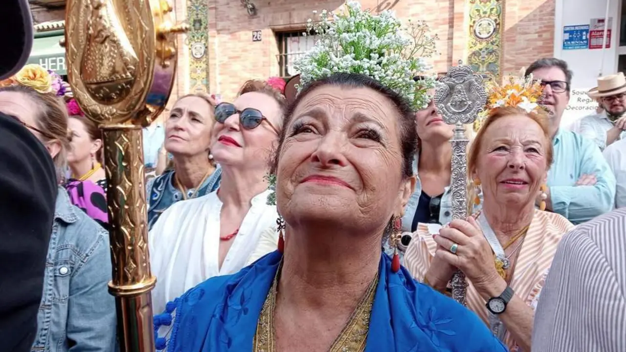 Loli Ramos en la salida de la Comitiva camino de El Roc&iacute;o - Ra&uacute;l J. Bustillos