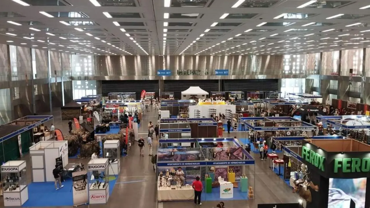 Feria Intercaza 2025 en su jornada de inauguraci&oacute;n. - Pablo Luque