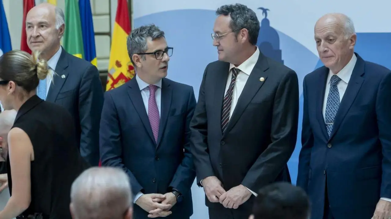 &Aacute;lvaro Garc&iacute;a Ortiz y F&eacute;lix Bola&ntilde;os. - EP